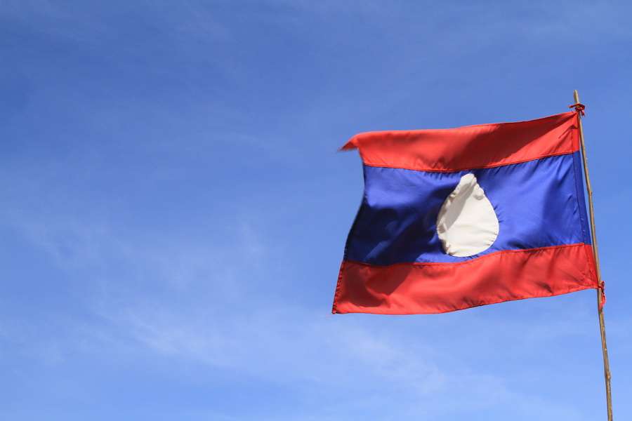 ธงชาติ ประเทศลาว